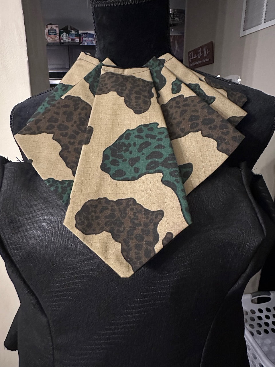 Jabot Collar - Africa Camo